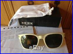 NEW Oakley Garage Rock Sunglasses, Matte Bone / Dark Grey, OO9175-10
