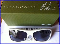 NEW Oakley Montefrio Shaun White Signature Edition White Pinstripe / Grey 03-576