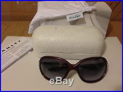 NEW Oakley Warm Up Women's Sunglasses Cosmo / Black Grey Gradient, OO9176-03