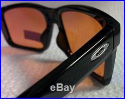 OAKLEY MAINLINK Sunglasses OO9264-23 Polished Black / PRIZM GOLF Lifestyle